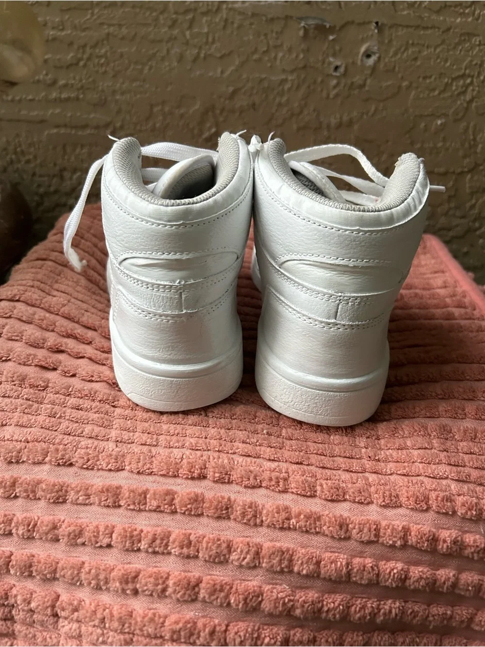 Kids All-White High-Top Sneakers – Clean Everyday Comfort